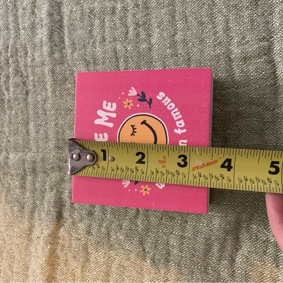 Pink Smiley Face Decorative Plaque - Picture 2 of 4
